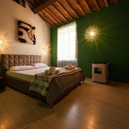 Pollock Attic In Historic City Center Apartman Lucca Kültér fotó