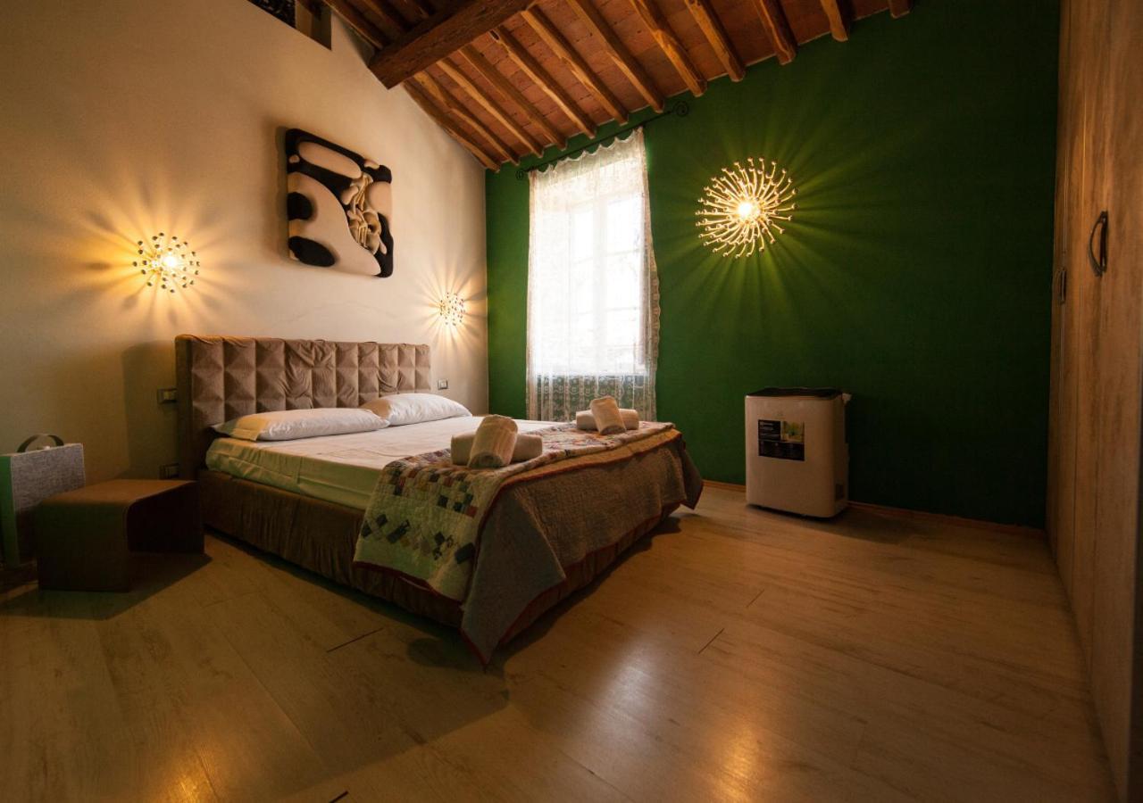 Pollock Attic In Historic City Center Apartman Lucca Kültér fotó